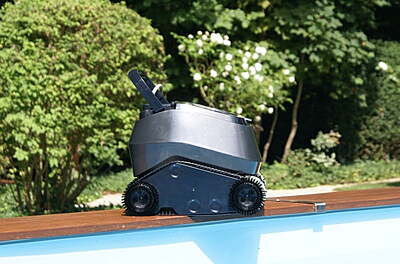 8Streme 7320 Robotic Pool Cleaner | Floor, Walls and Water Line