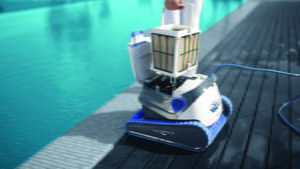 Dolphin S300 Automatic Pool Cleaner - DL99996221 Dolphin S300 Automatic Pool Cleaner - DL99996221