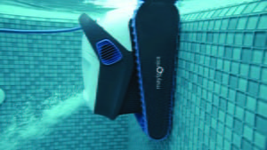 Dolphin S300 Automatic Pool Cleaner - DL99996221 Dolphin S300 Automatic Pool Cleaner - DL99996221
