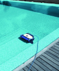Dolphin S300 Automatic Pool Cleaner - DL99996221 Dolphin S300 Automatic Pool Cleaner - DL99996221
