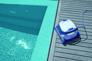 Dolphin S300 Automatic Pool Cleaner - DL99996221 Dolphin S300 Automatic Pool Cleaner - DL99996221